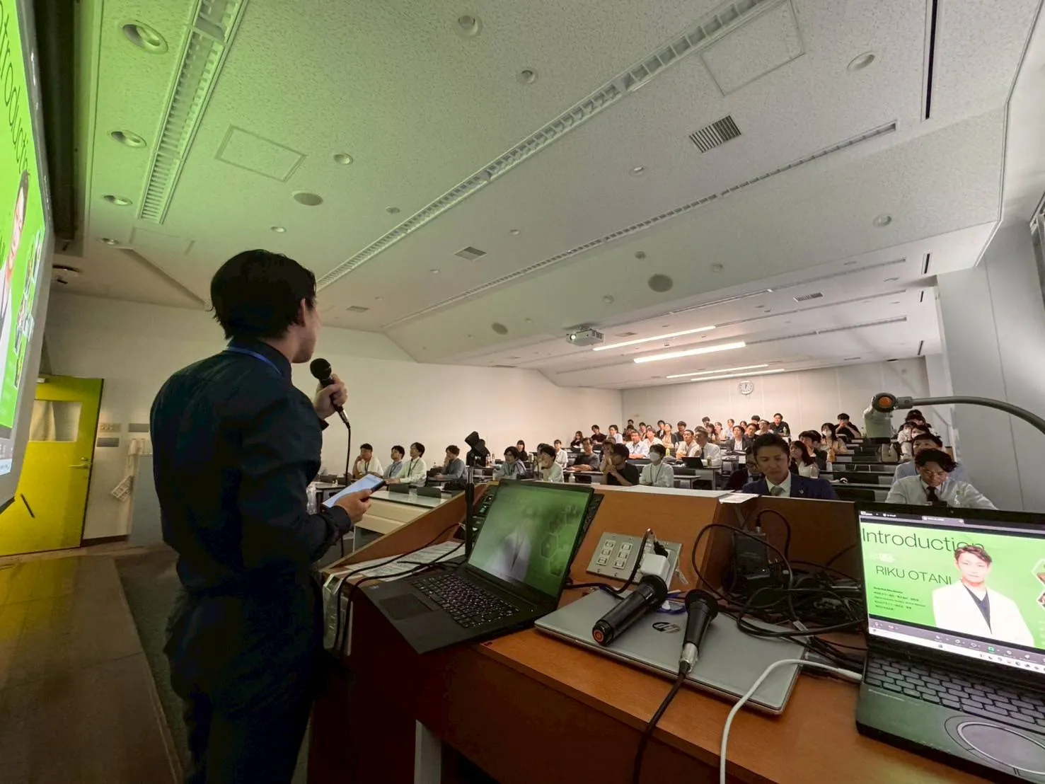 大講堂での講演の様子